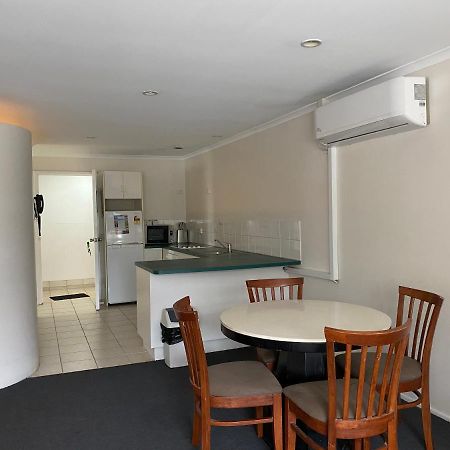 Cosmopolitan Motel & Serviced Apartments Rockhampton Extérieur photo