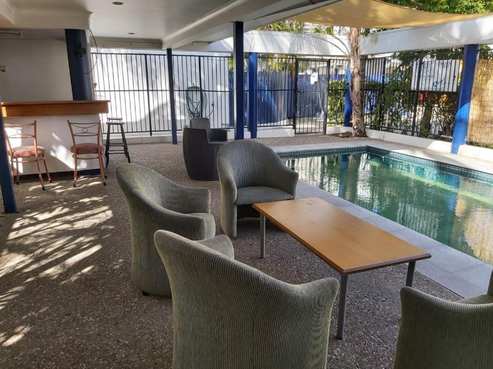 Cosmopolitan Motel & Serviced Apartments Rockhampton Extérieur photo