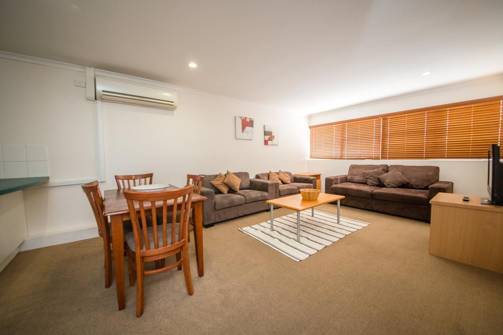 Cosmopolitan Motel & Serviced Apartments Rockhampton Extérieur photo